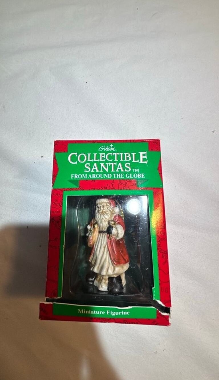 Gibson Collectible Santas Miniature Figurine7